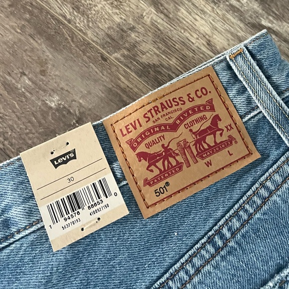 Sold - Picture 4 of 15